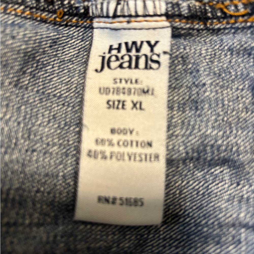 Distressed Jean jacket - Picture 5 of 6